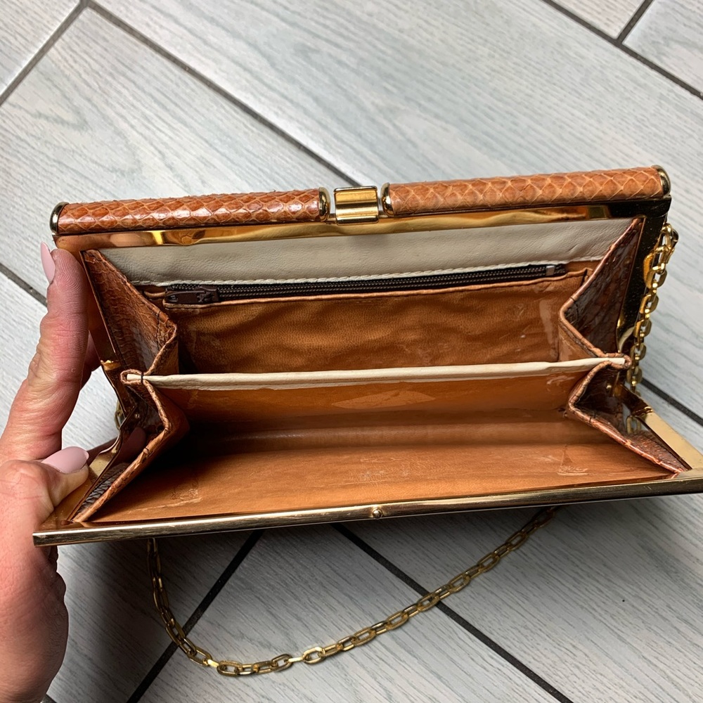 Very Vintage Tan Brown Snakeskin Gold Chain Clutch - Picture 5 of 8